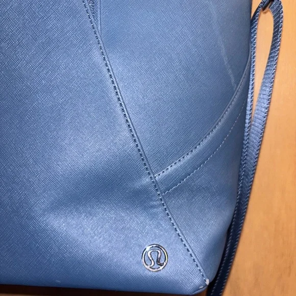 Lululemon Athletica All Day Tote - Picture 4 of 4